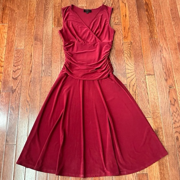 Rekucci Dresses & Skirts - Vintage Rekucci Burgundy Simple Plunge Cocktail Feminine Dress Size 4